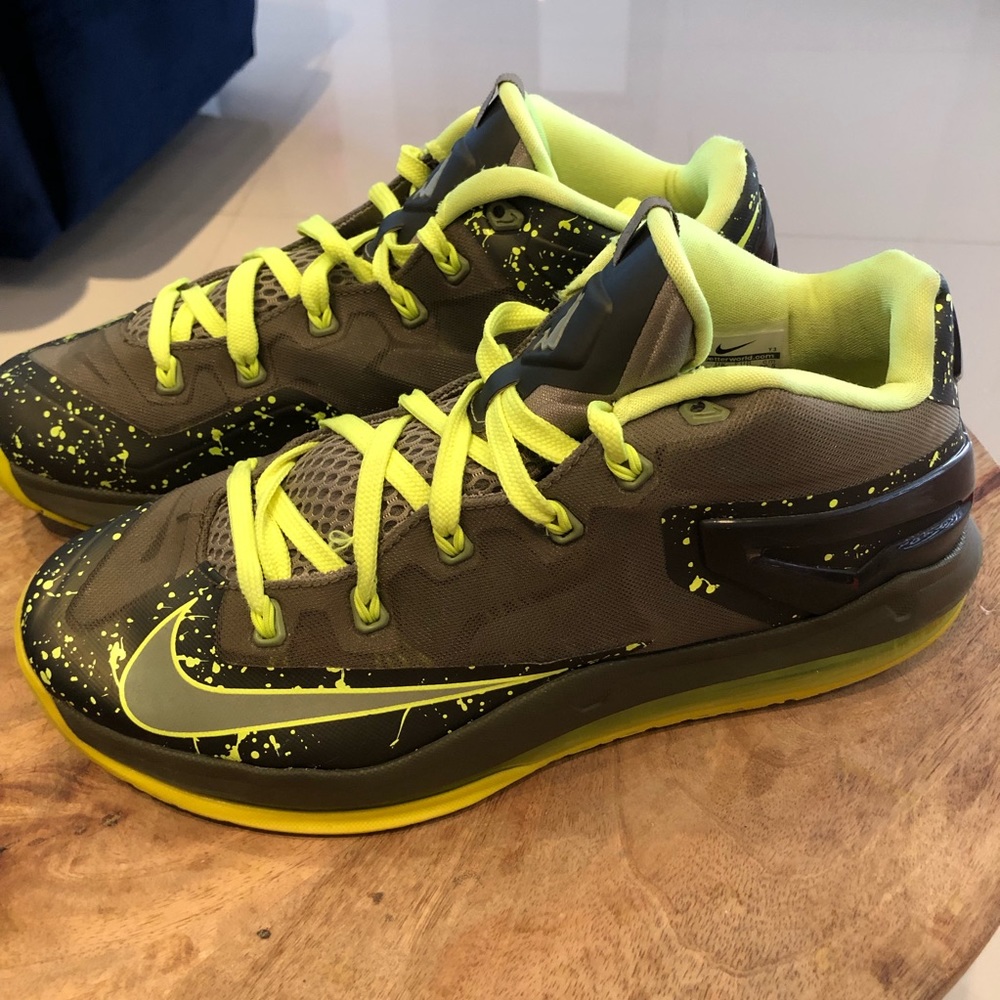EUC Nike Lebron James XI low Dunkman Basketball